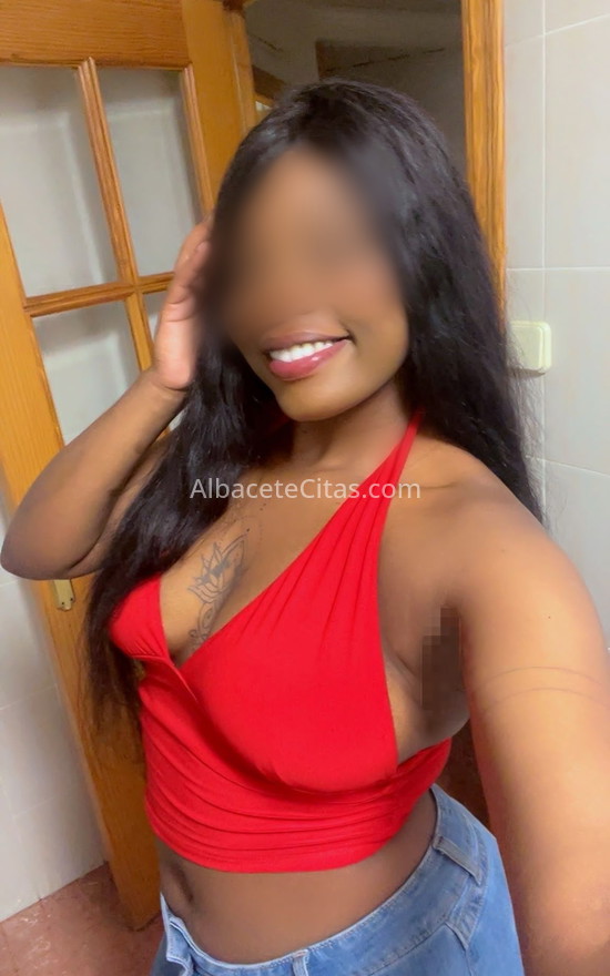 Alexandra, morena juvenil y encantadora. 624059886. Citas en ALBACETE, ALBACETE. www.albacetecitas.com.
