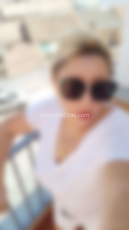 Pamela, curvas y cuerpo natural. 631813501. Citas en ALBACETE, ALBACETE. www.albacetecitas.com.