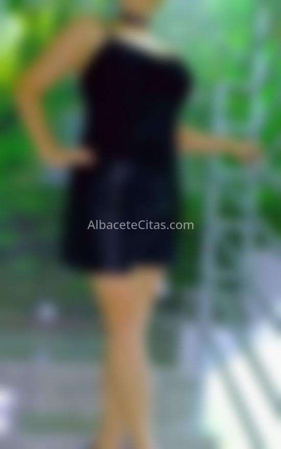 Sansa, mujer europea muy elegante. 699353592. Citas en ALBACETE, ALBACETE. www.albacetecitas.com.