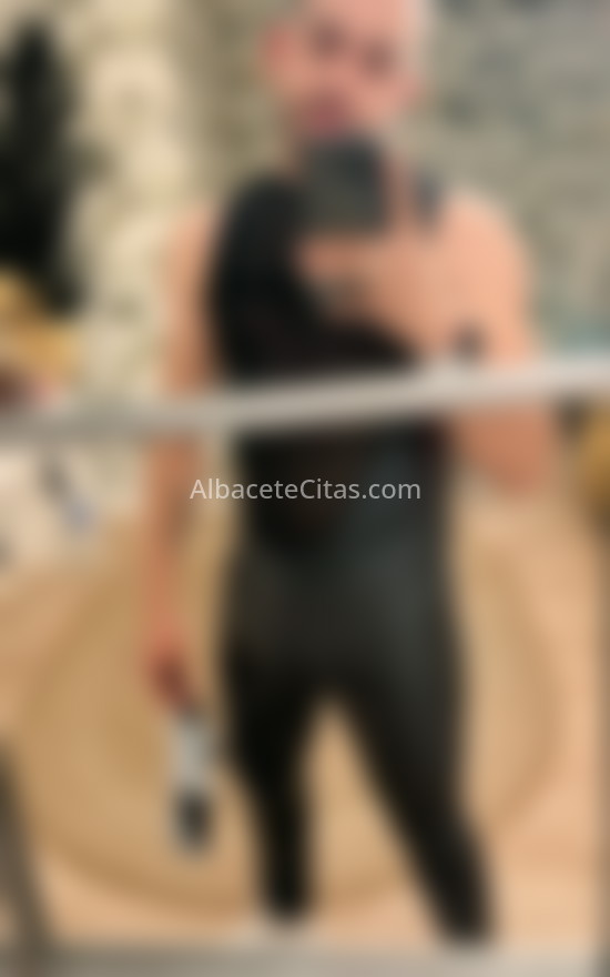Santiago, latino. 612553224. Citas en ALBACETE, ALBACETE. www.albacetecitas.com.
