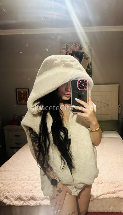 Sabrina, jovencita colombiana . 613226440. Citas en ALBACETE, ALBACETE. www.albacetecitas.com.