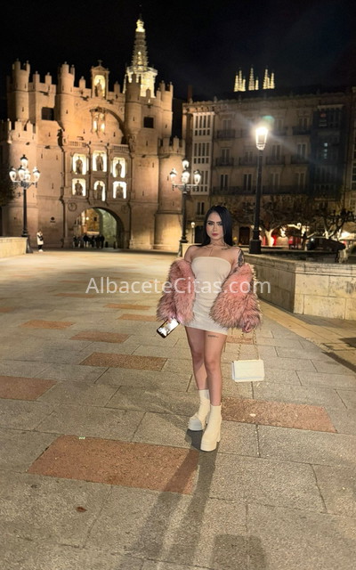Sabrina, jovencita colombiana . 613226440. Citas en ALBACETE, ALBACETE. www.albacetecitas.com.