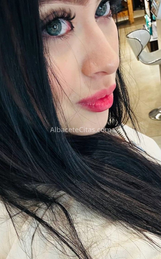 Sabrina, jovencita colombiana . 613226440. Citas en ALBACETE, ALBACETE. www.albacetecitas.com.