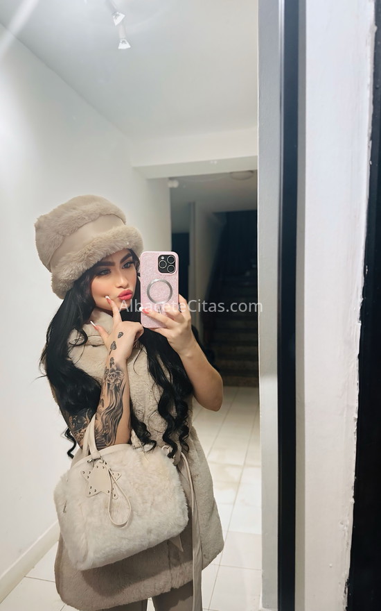 Sabrina, jovencita colombiana . 613226440. Citas en ALBACETE, ALBACETE. www.albacetecitas.com.