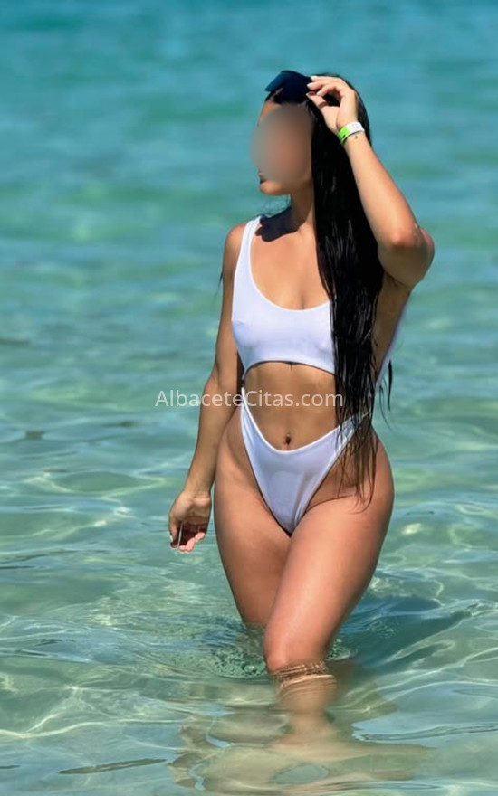 Cami, hermosa joven recién llegada. 613327389. Citas en ALBACETE, ALBACETE. www.albacetecitas.com.