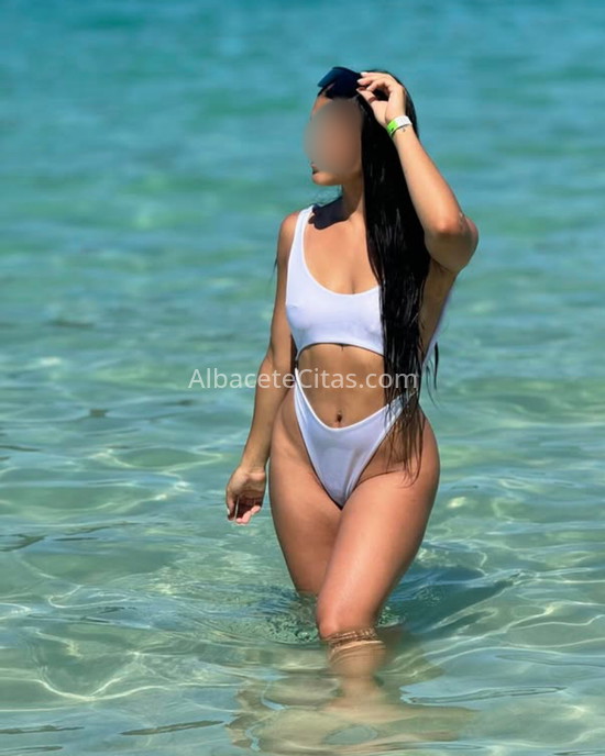 Cami, hermosa joven recién llegada. 613327389. Citas en ALBACETE, ALBACETE. www.albacetecitas.com.