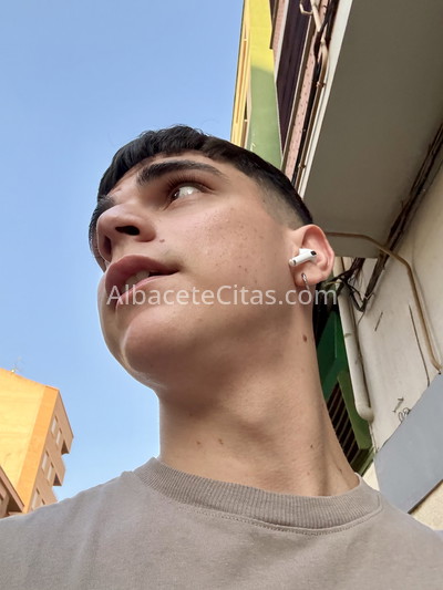 Sebas, latino simpático y divertido . 624931290. Citas en ALBACETE, ALBACETE. www.albacetecitas.com.