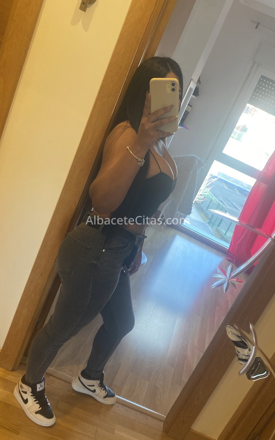 Lucia, latina hermosa. 651108122. Citas en ALBACETE, ALBACETE. www.albacetecitas.com.